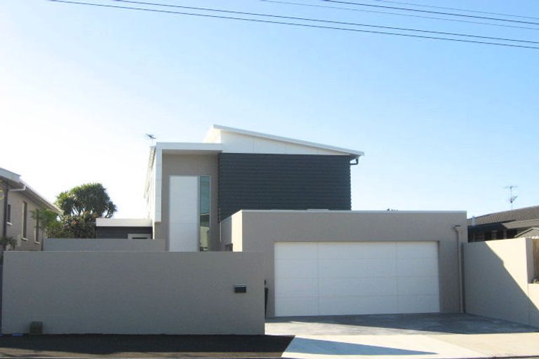 Photo of property in 243 Courtenay Street, Strandon, New Plymouth, 4312