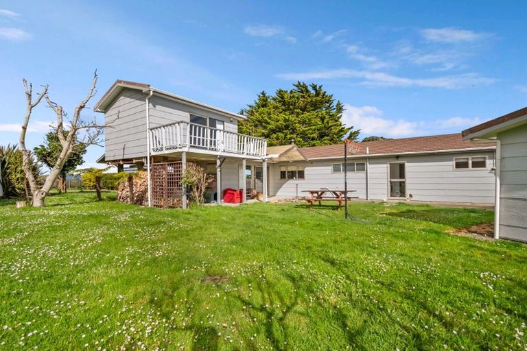 Photo of property in 35-37 Tokomaru Road, Tokomaru, Palmerston North, 4474