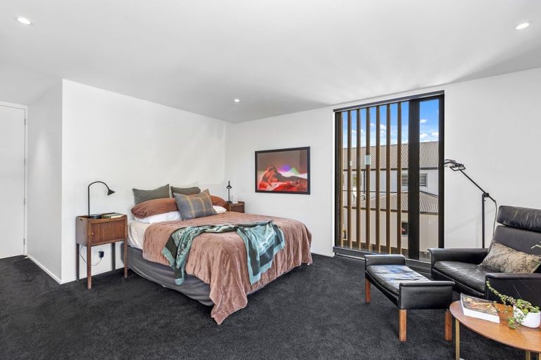 Photo of property in 74 Merivale Lane, Merivale, Christchurch, 8014