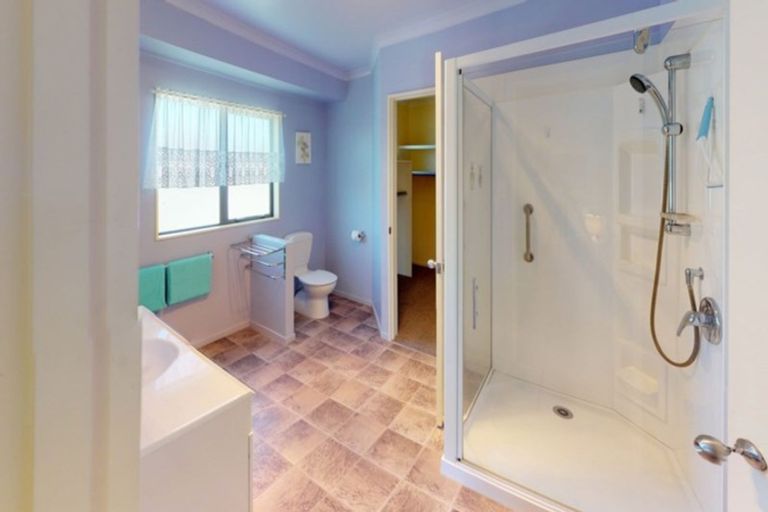 Photo of property in 1 Almond Grove, Feilding, 4702