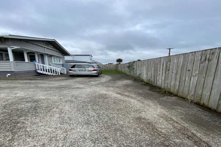 Photo of property in 110a Manuroa Road, Takanini, 2112