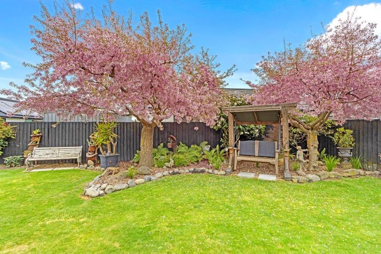 Photo of property in 24 Date Crescent, Aidanfield, Christchurch, 8025