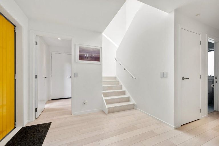 Photo of property in 94 Awa Road, Seatoun, Wellington, 6022