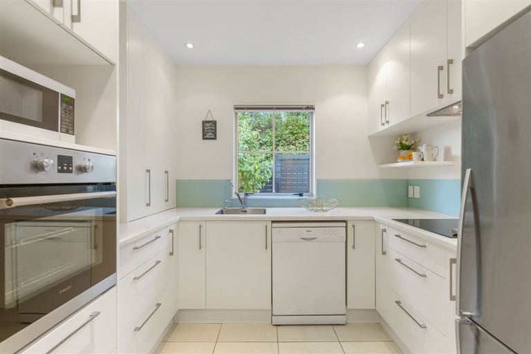 Photo of property in 1/35 Newhaven Terrace, Mairangi Bay, Auckland, 0630