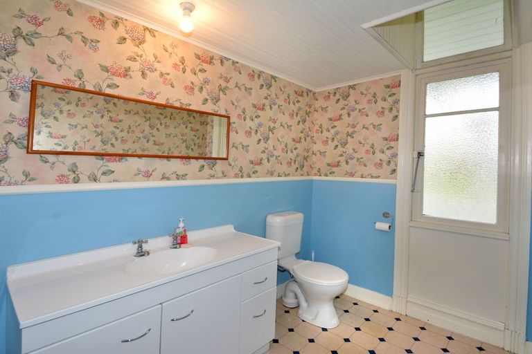 Photo of property in 14 Adderley Terrace, Ravensbourne, Dunedin, 9022