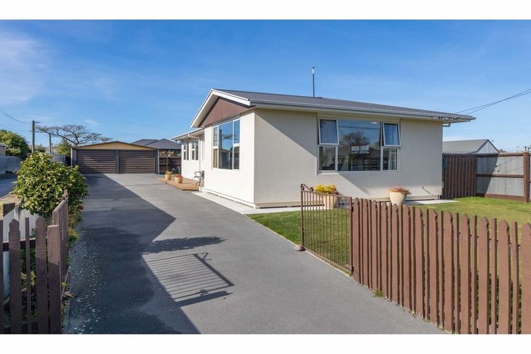 Photo of property in 174 Bower Avenue, New Brighton, Christchurch, 8083