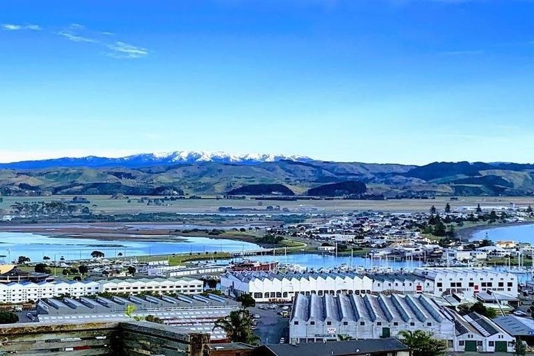 Photo of property in 28 Parade Street, Hospital Hill, Napier, 4110