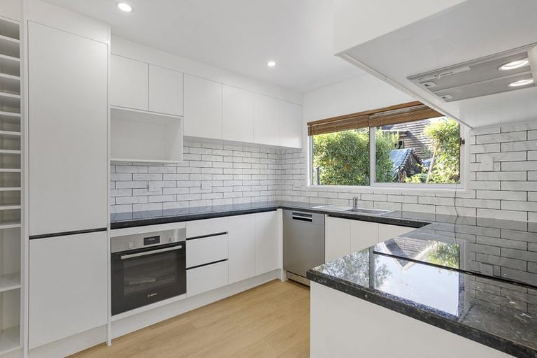 Photo of property in 12 Honeysuckle Lane, Mairangi Bay, Auckland, 0630
