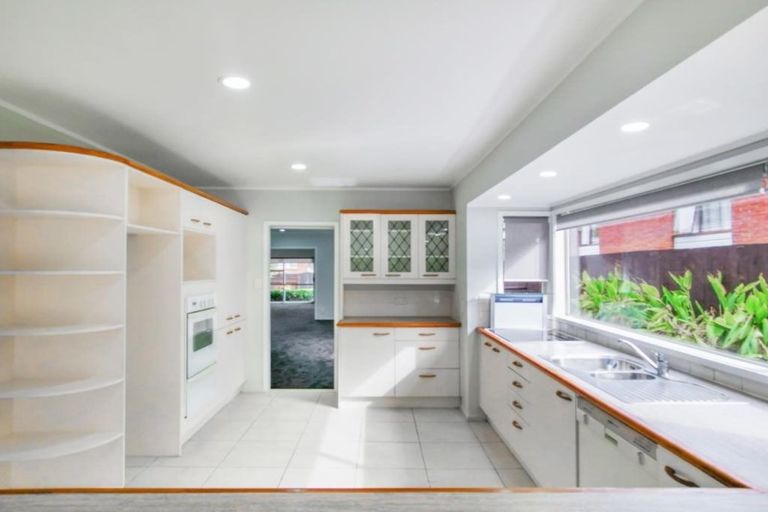 Photo of property in 38 Luton Avenue, Sunnyhills, Auckland, 2010