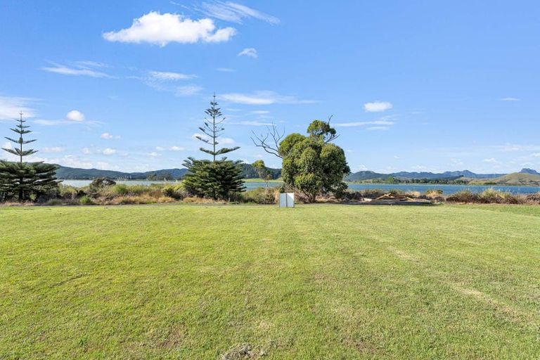 Photo of property in 30 Taniwha Place, Matarangi, 3592
