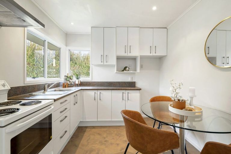 Photo of property in 2/110 Hillside Road, Glenfield, Auckland, 0627