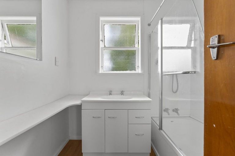 Photo of property in 20 Mckenzie Street, Levin, 5510