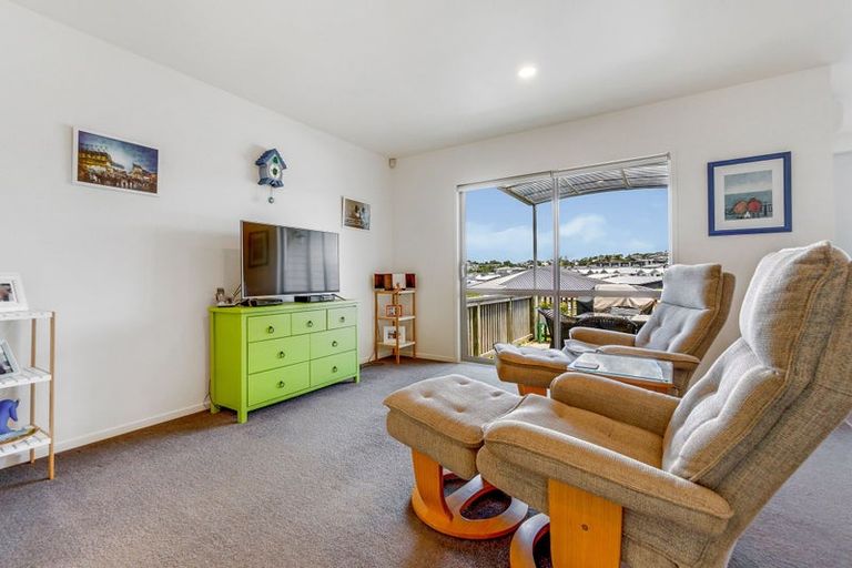 Photo of property in 11 Tee Point, Red Beach, 0932