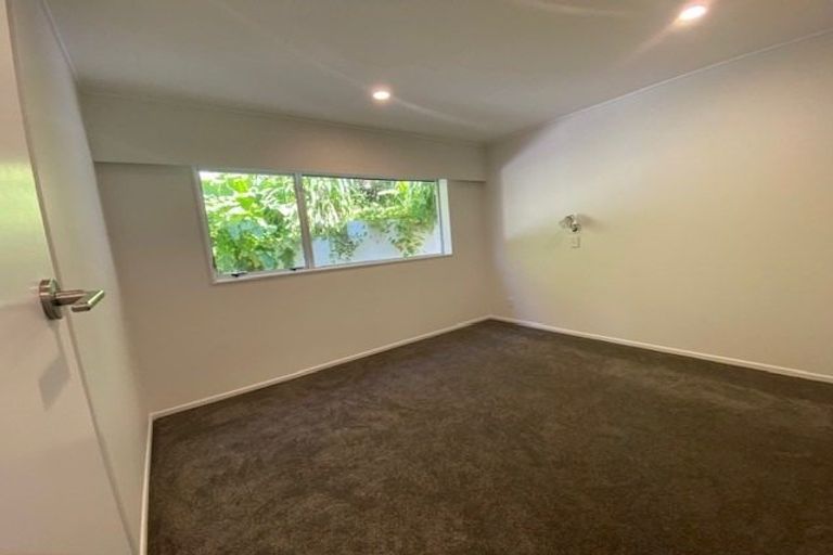 Photo of property in 3c Peckham Grove, Tawa, Wellington, 5028