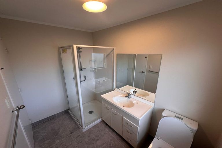 Photo of property in 4b Kimdale Place, Totara Heights, Auckland, 2105