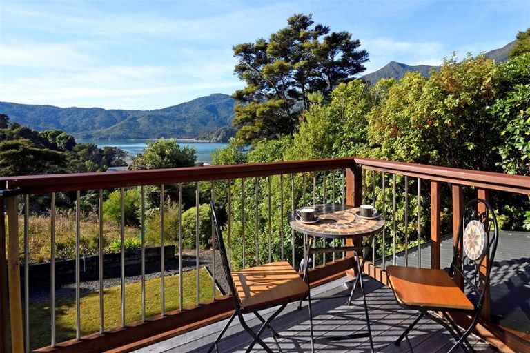 Photo of property in 5 Kaimiko Place, Okiwi Bay, 7193