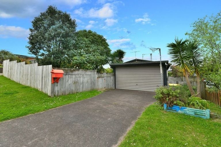 Photo of property in 24a Fairway Avenue, Red Beach, 0932
