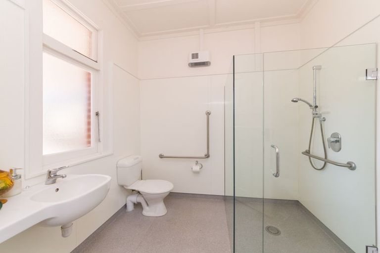 Photo of property in 27 Langston Avenue, Palmerston North, 4414