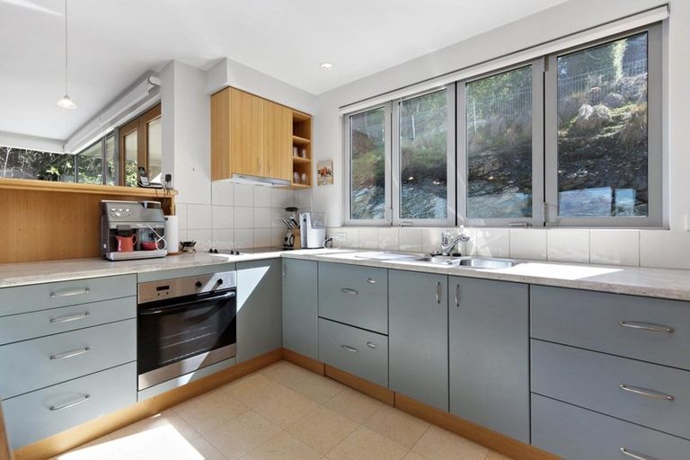 Photo of property in 16 Earnslaw Terrace, Queenstown, 9300