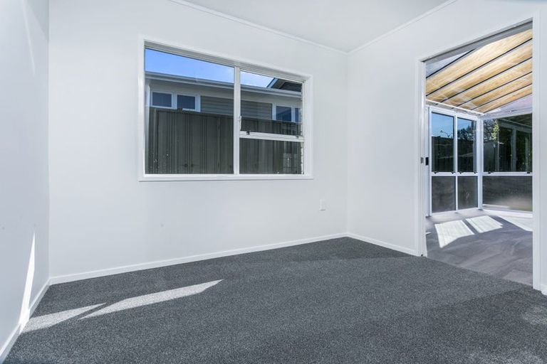 Photo of property in 1/20 Chartwell Avenue, Glenfield, Auckland, 0629