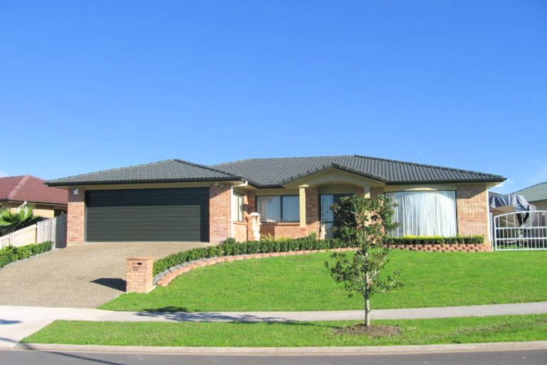 Photo of property in 16 Chelmsley Avenue, Henderson, Auckland, 0612