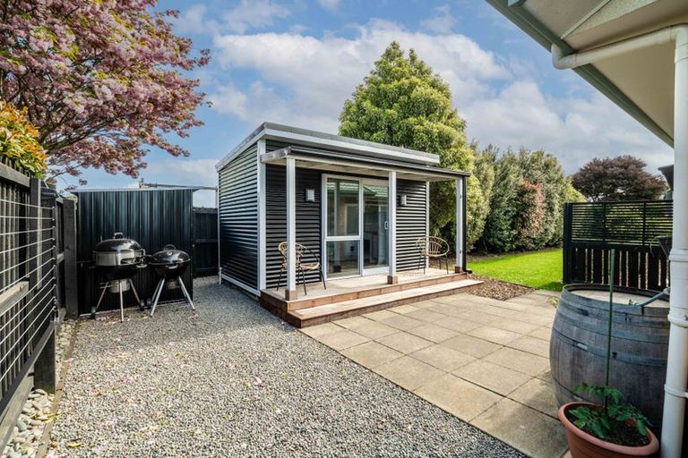 Photo of property in 10 Peel Close, Rolleston, 7614