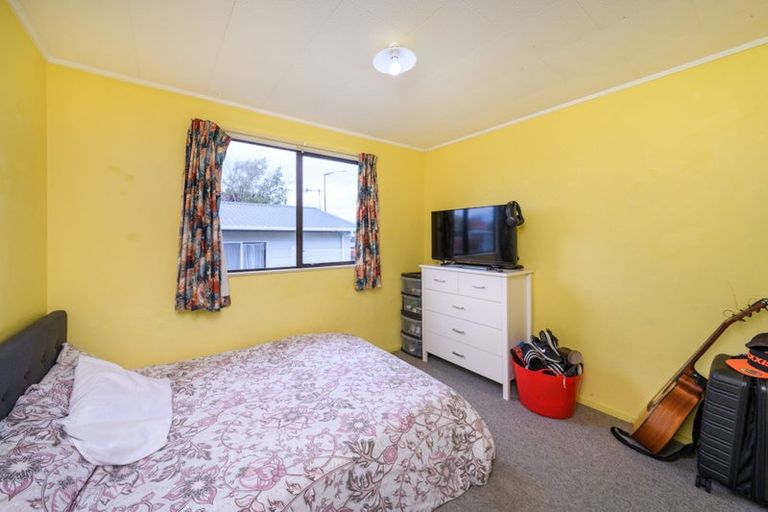 Photo of property in 2/685 Pioneer Highway, Highbury, Palmerston North, 4412