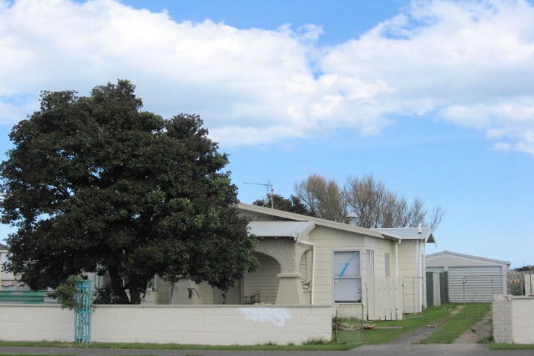 Photo of property in 219 Puriri Street, Castlecliff, Whanganui, 4501