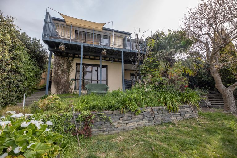 Photo of property in 125 Port Hills Road, Heathcote Valley, Christchurch, 8022