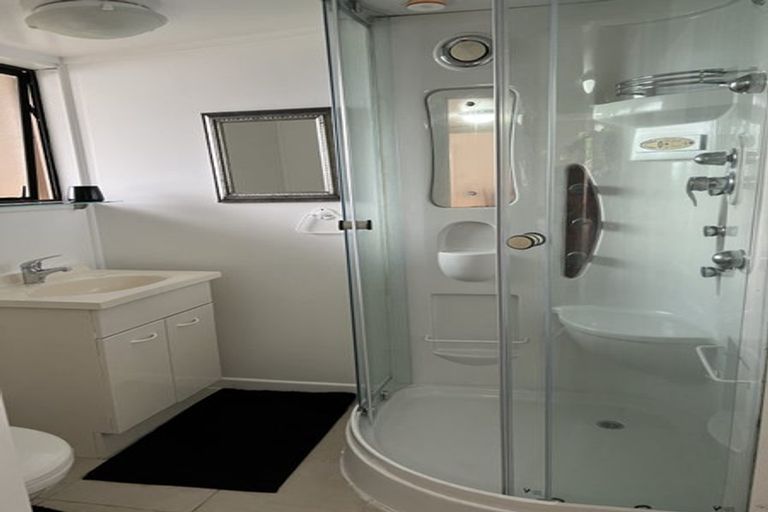 Photo of property in 173a Mokoia Road, Birkenhead, Auckland, 0626