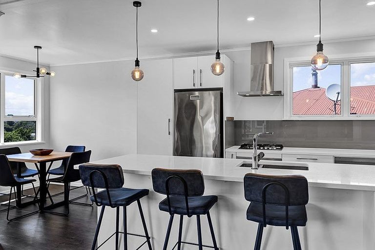 Photo of property in 31 Clearmont Crescent, Blagdon, New Plymouth, 4310