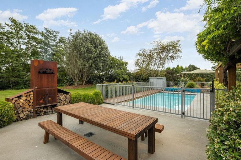 Photo of property in 150 Athlone Drive, Cambridge, 3434