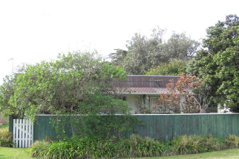 Photo of property in 11 Brown Terrace, Foxton Beach, Foxton, 4815