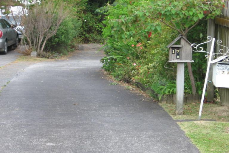 Photo of property in 2/17 Mirovale Place, Totara Vale, Auckland, 0629