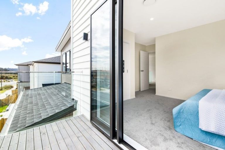 Photo of property in 15 Kearns Drive, Hobsonville, Auckland, 0616