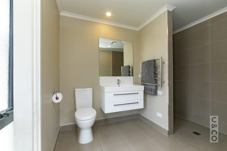 Photo of property in 73c Oraha Road, Kumeu, 0892