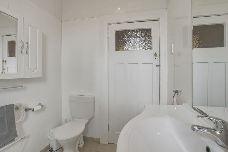 Photo of property in 18 Lachlan Avenue, North Dunedin, Dunedin, 9016