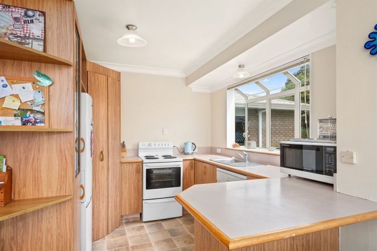 Photo of property in 10 Pampas Grove, Welcome Bay, Tauranga, 3112