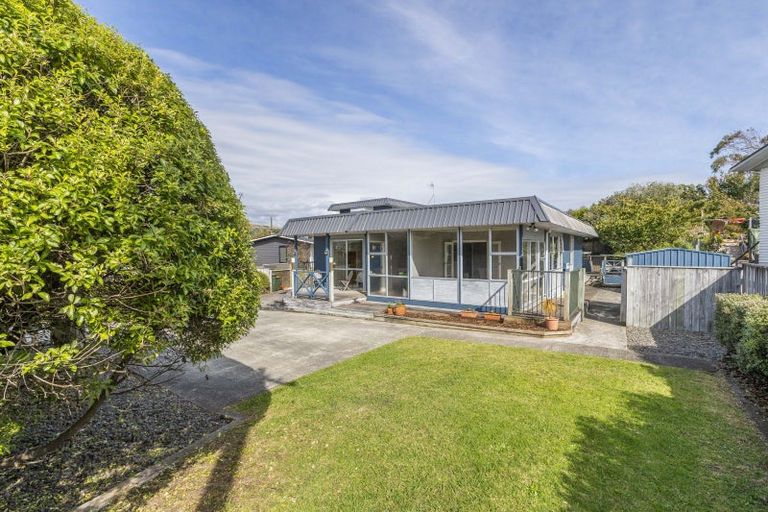 Photo of property in 3 Tui Road, Raumati Beach, Paraparaumu, 5032