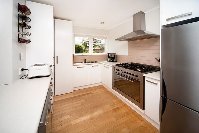 Photo of property in 1/31 Rangatira Road, Birkdale, Auckland, 0626