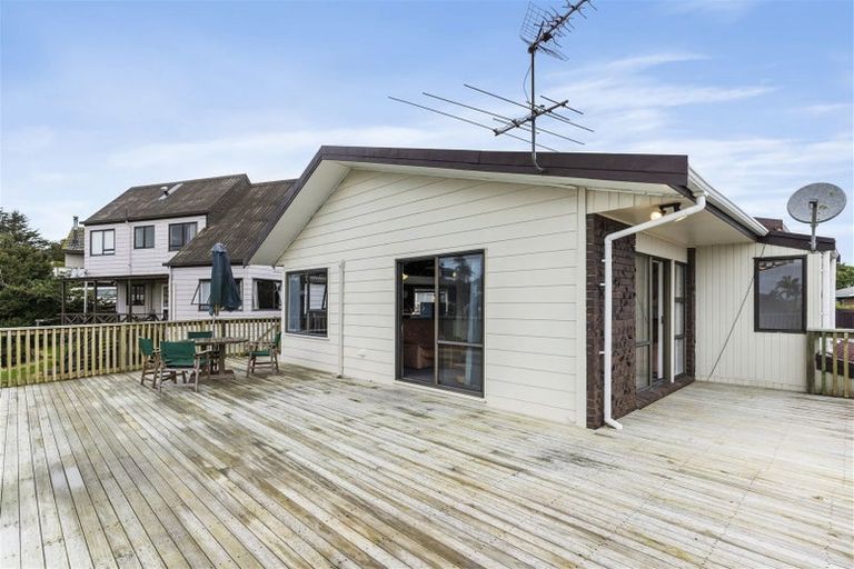 Photo of property in 1/15 Gwenand Place, Botany Downs, Auckland, 2010