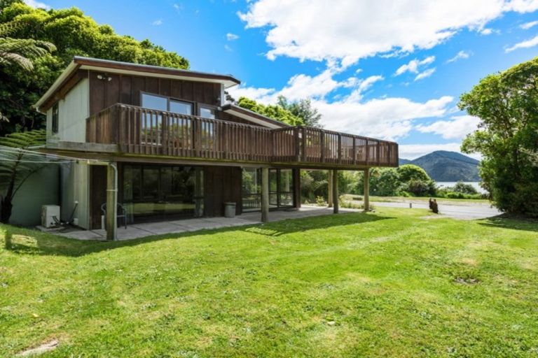 Photo of property in 742 Queen Charlotte Drive, Havelock, Picton, 7281