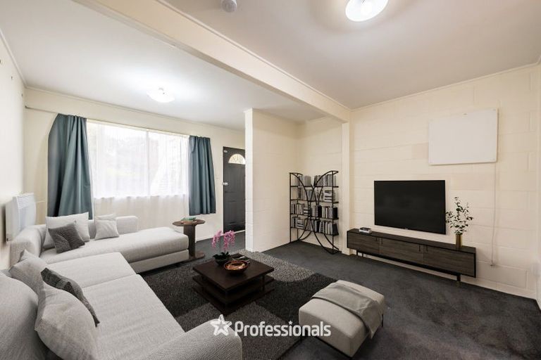 Photo of property in 3/19 Pirie Crescent, Moera, Lower Hutt, 5010