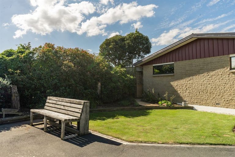 Photo of property in 15 Highgate, Milton, 9220