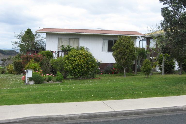 Photo of property in 1437 Whangaparaoa Road, Army Bay, Whangaparaoa, 0930