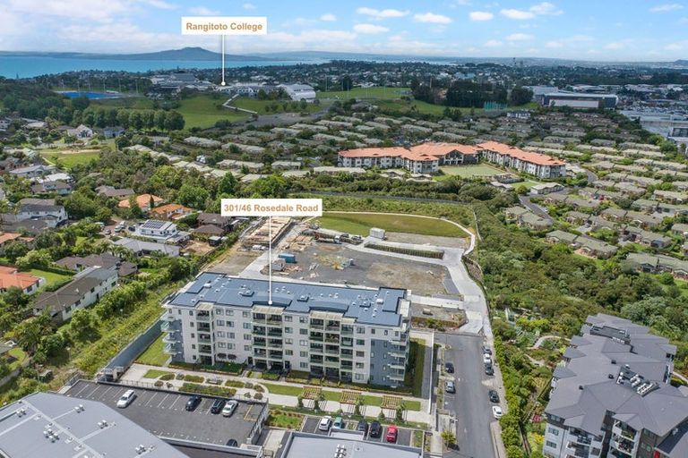 Photo of property in Apollo Apartments, 201/46 Rosedale Road, Rosedale, Auckland, 0632