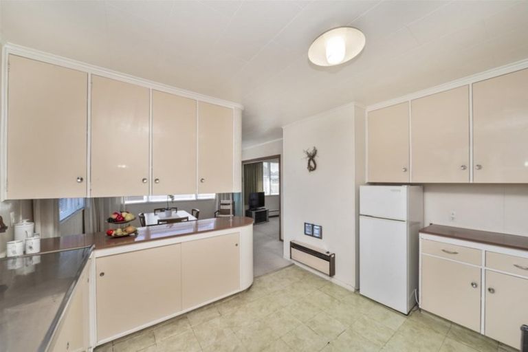 Photo of property in 93 Waihi Road, Hawera, 4610