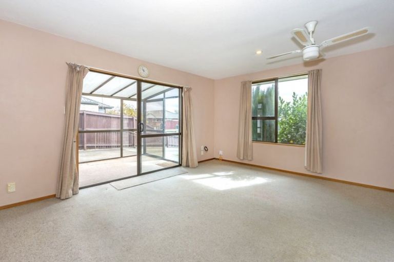 Photo of property in 1/46 Shannon Place, Belfast, Christchurch, 8051