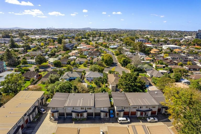 Photo of property in 6/45a Swanson Road, Henderson, Auckland, 0610