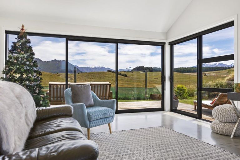 Photo of property in 12 Robrosa Street, Wanaka, 9305